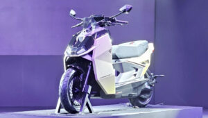 Ultraviolette Tesseract: दमदार लुक, जबरदस्त बैटरी और प्रीमियम फीचर्स के साथ लॉन्च हुआ ये शानदार इलेक्ट्रिक स्कूटर