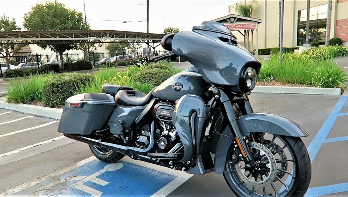  Harley-Davidson CVO Street Glide