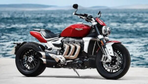 दमदार परफॉर्मेंस और रॉयल लुक के साथ Triumph Rocket 3: एक क्रूजर का बादशाह