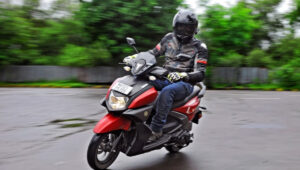 Yamaha Ray ZR 125: स्टाइल, माइलेज और परफॉर्मेंस का जबरदस्त कॉम्बिनेशन