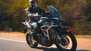 Zontes 350T: दमदार परफॉर्मेंस और स्टाइलिश लुक्स वाली एडवेंचर बाइक, हर राइड बनेगी यादगार