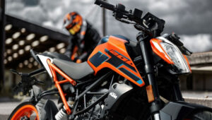 KTM 200 Duke: दमदार पावर, स्टाइलिश लुक और यूथफुल डिजाइन वाली परफेक्ट स्ट्रीट बाइक
