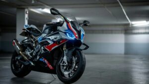 BMW S 1000 RR: ₹20.25 लाख की सुपरबाइक, 206PS पावर और 313 Kmph की स्पीड का कमाल