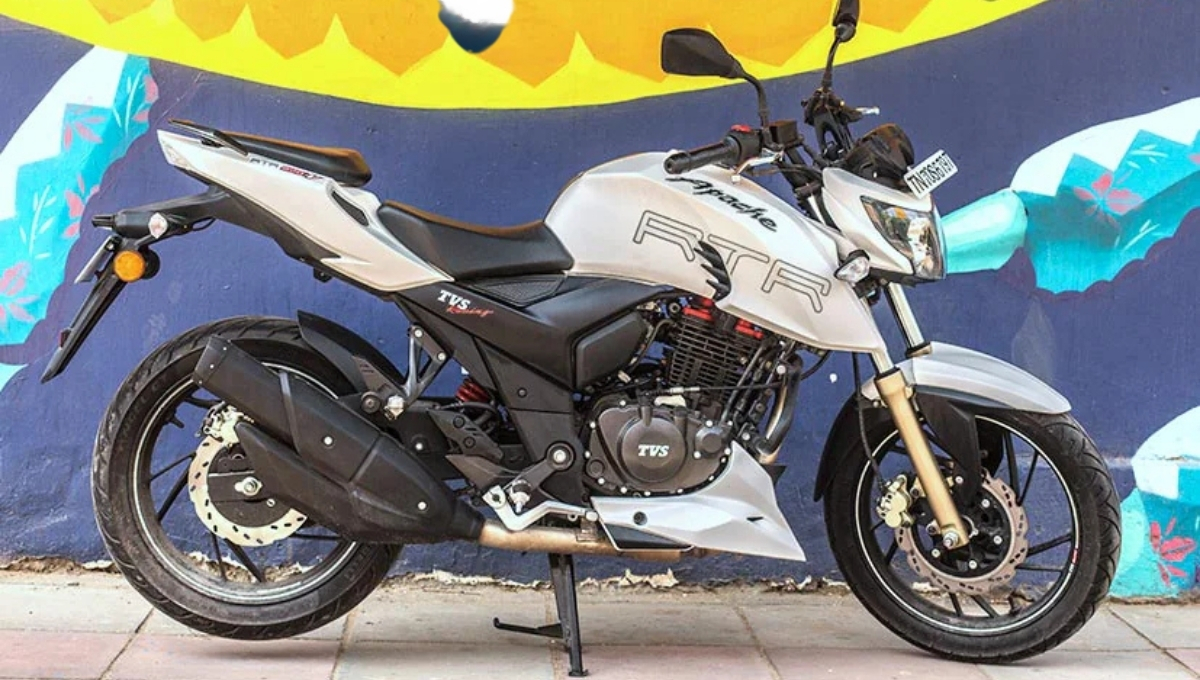 TVS Apache RTR 200 4V vs Star City Plus