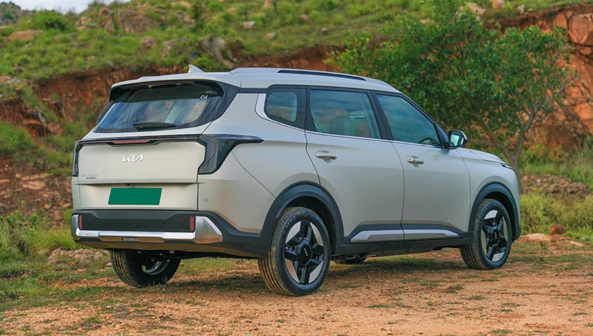 Kia Carens Clavis EV: लंबी रेंज, जबरदस्त फीचर्स और 7-सीटर का आराम